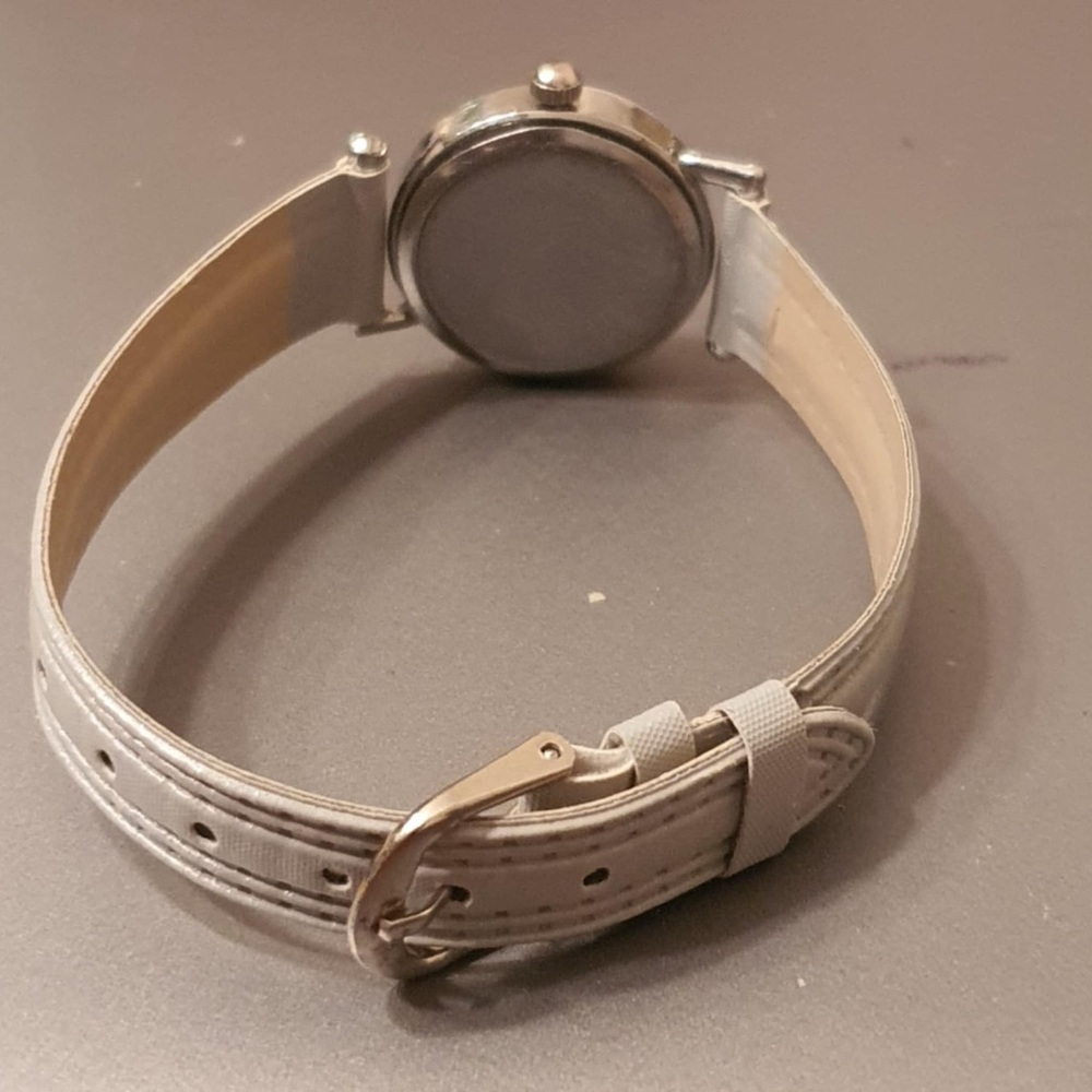🦋10/$20🦋 Laser Silver/White Leather Women's Watch - Picture 3 of 4